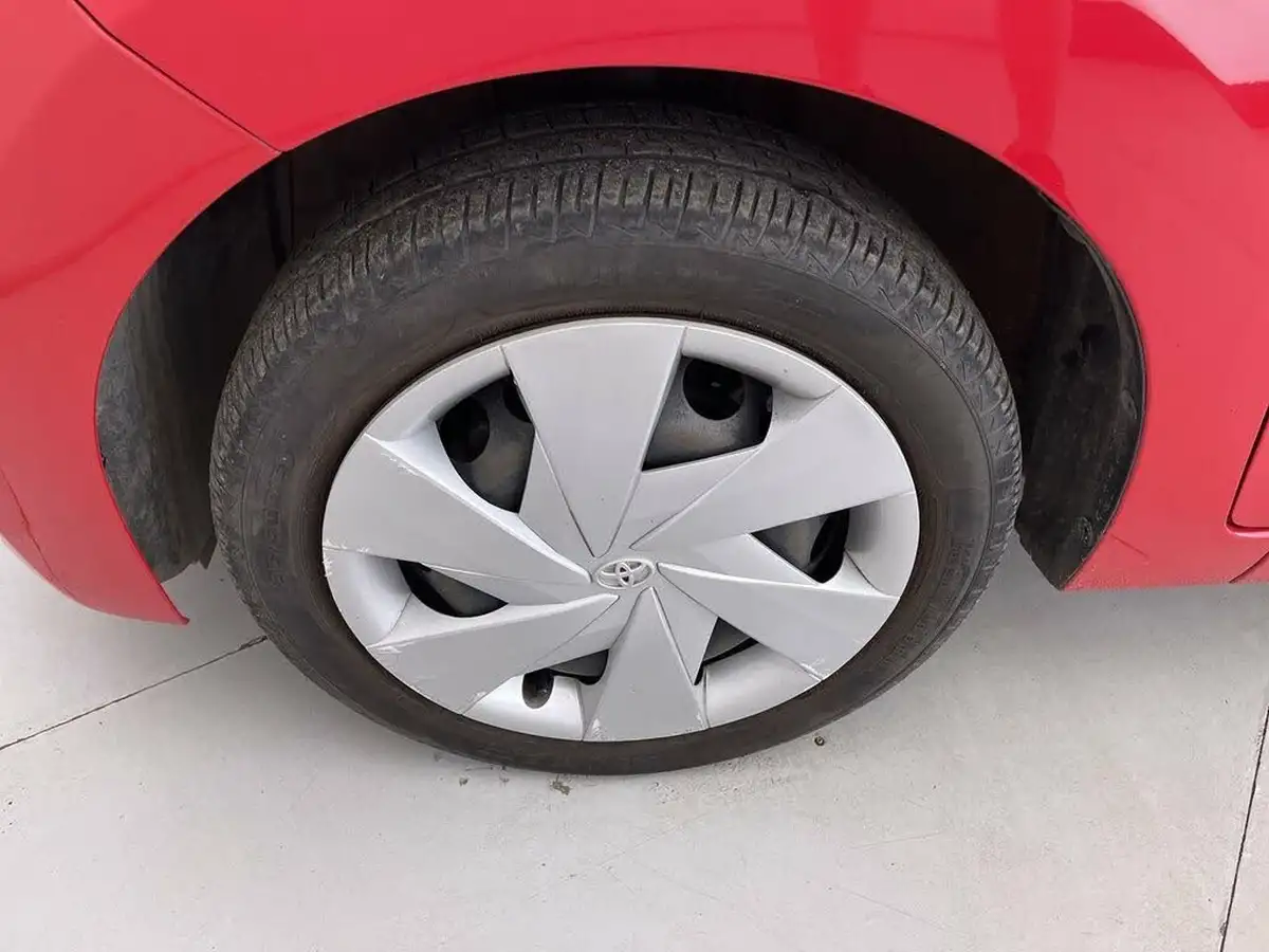 2015-toyota-aygo-10-vvt-i-x-play-3d-big-10