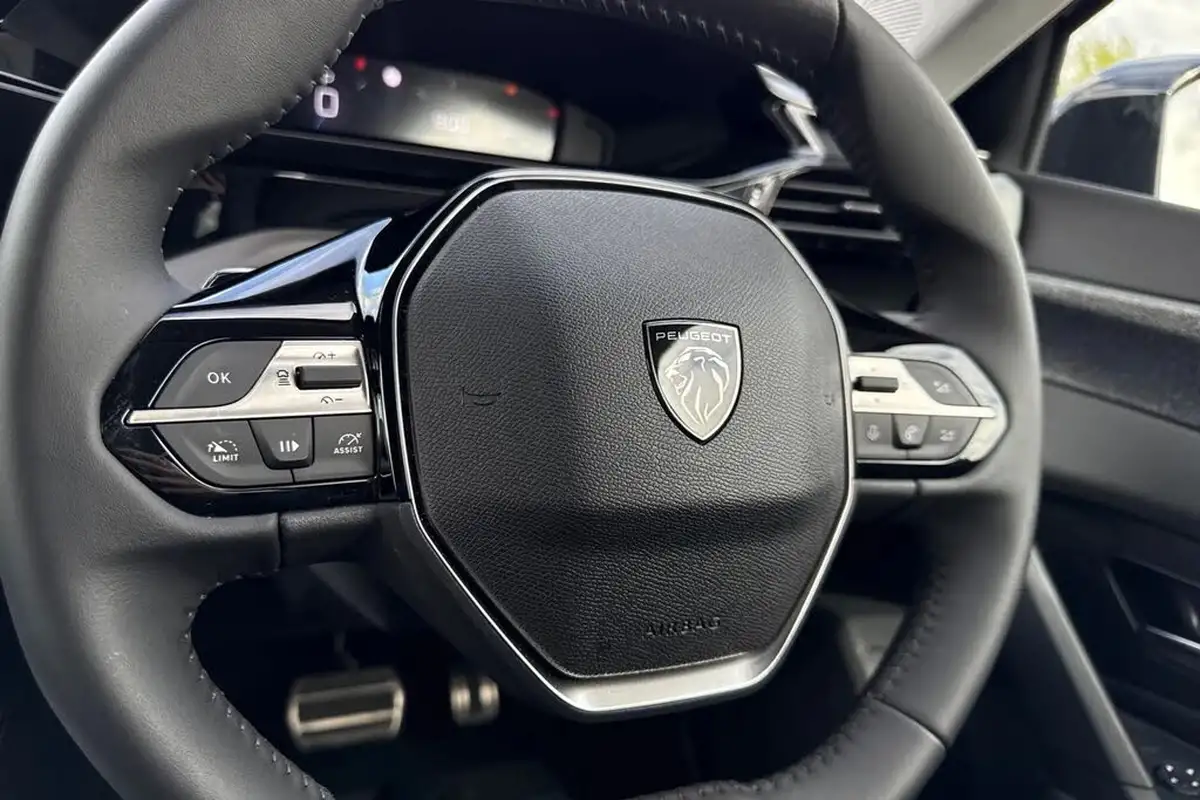 2023-peugeot-408-12-puretech-allure-premium-big-60
