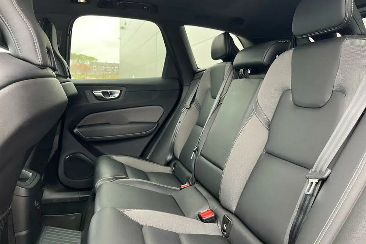 2022-volvo-xc60-20-t6-r-design-350bhp-plug-in-hybrid-big-19