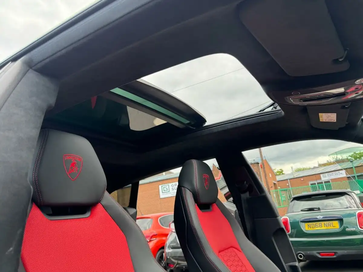 2021-lamborghini-urus-40-no-trim-big-20