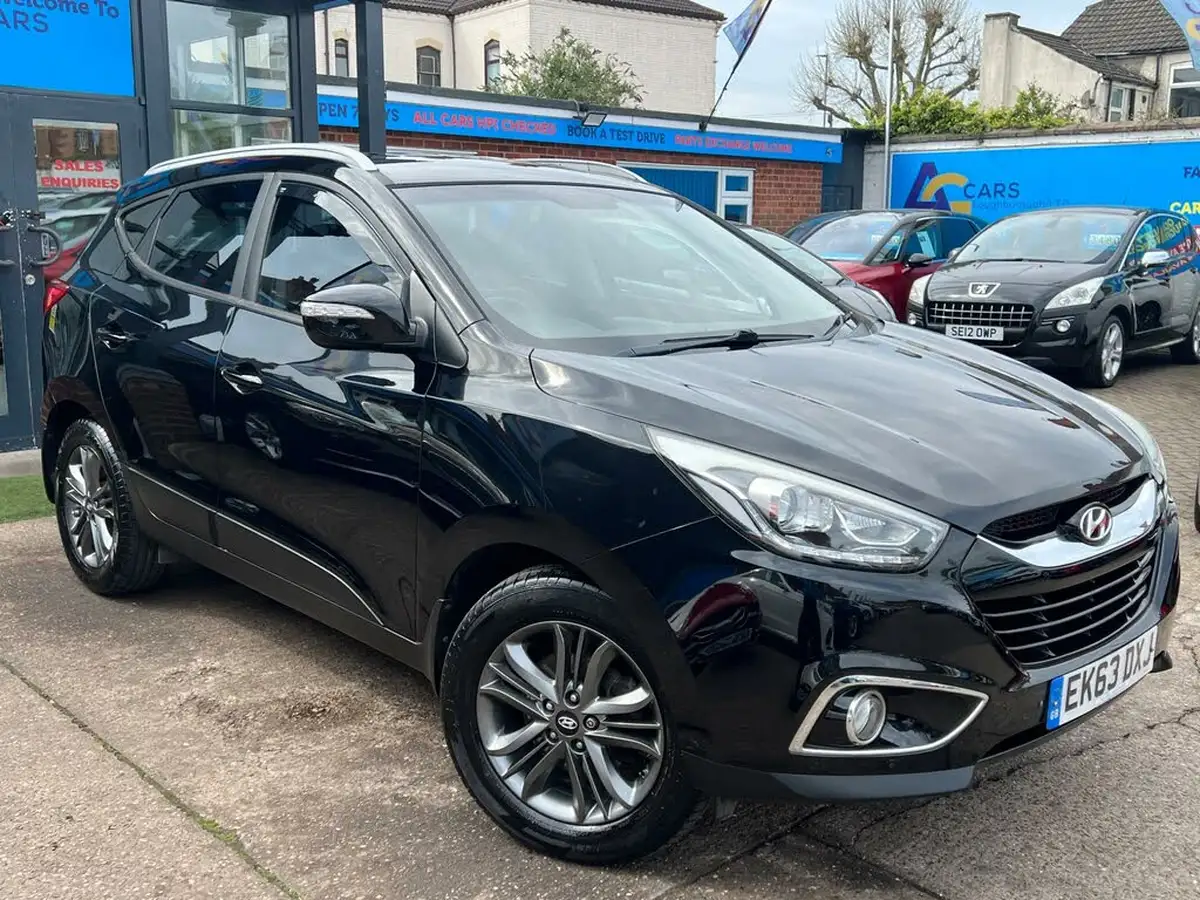 2013-hyundai-ix35-17td-se-nav-big-51