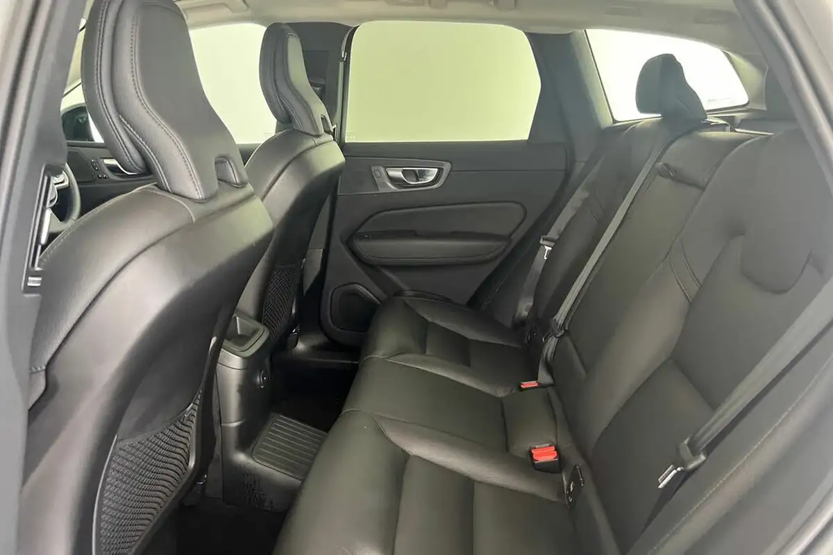2024-volvo-xc60-20-b5-plus-big-16