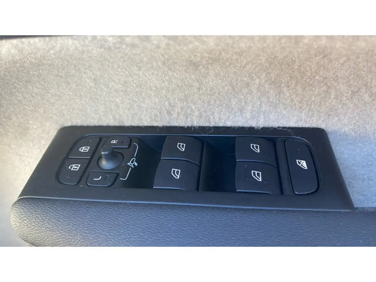 2021-volvo-xc40-15-t3-inscription-pro-161bhp-auto-big-27