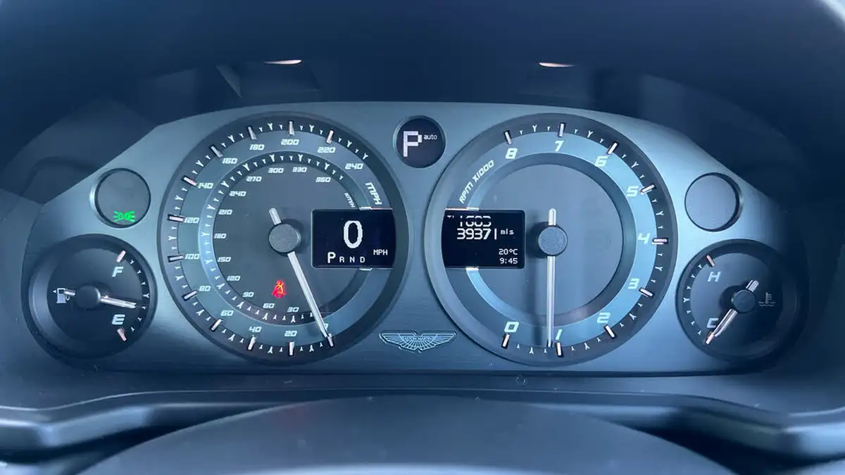 2016-aston-martin-vanquish-59-568bhp-big-5