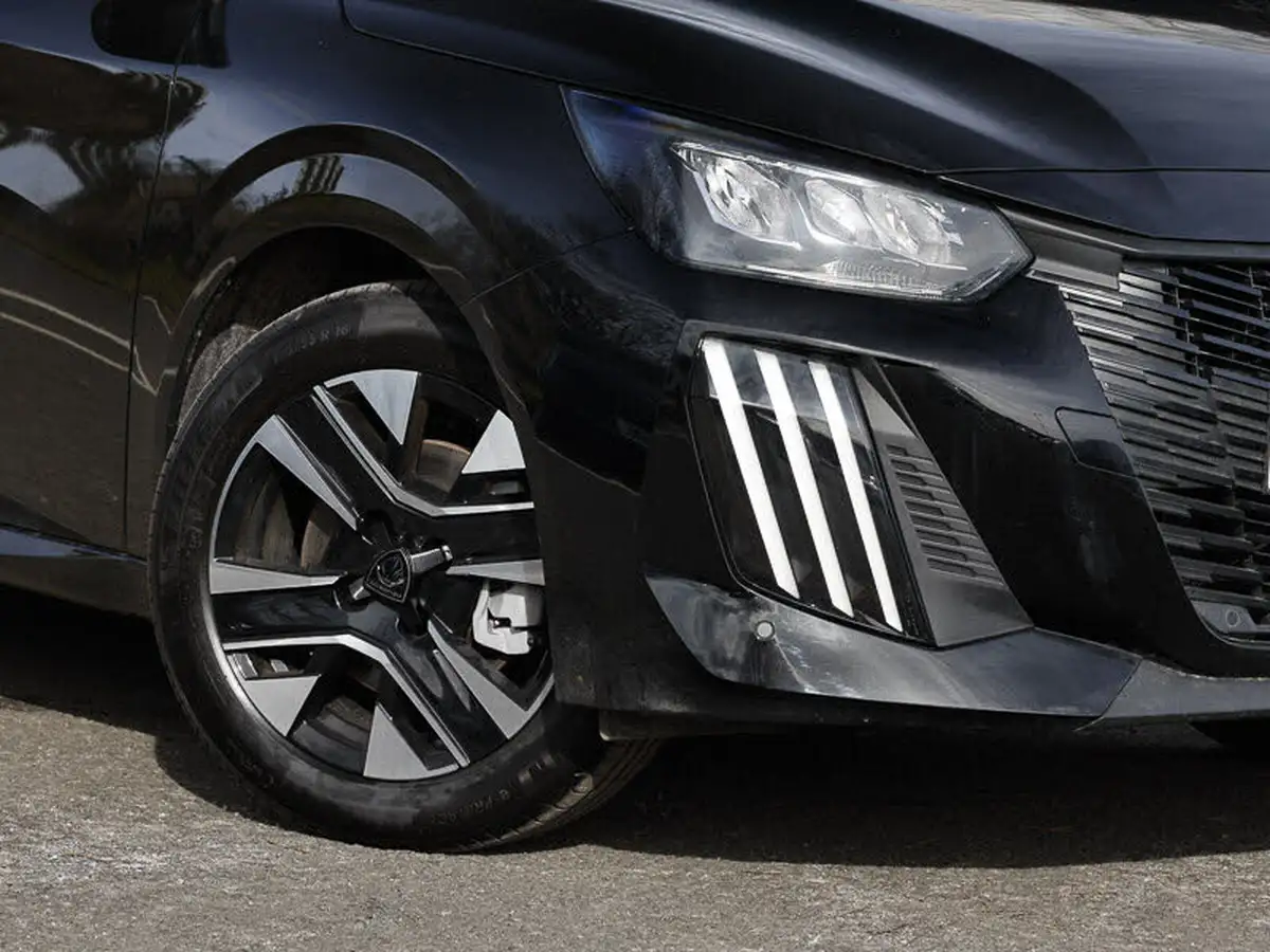 2025-peugeot-208-12-puretech-allure-big-19