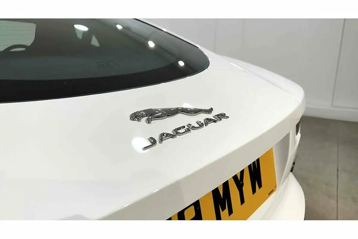 2019-jaguar-f-type-20-i4-chequered-flag-coupe-big-12