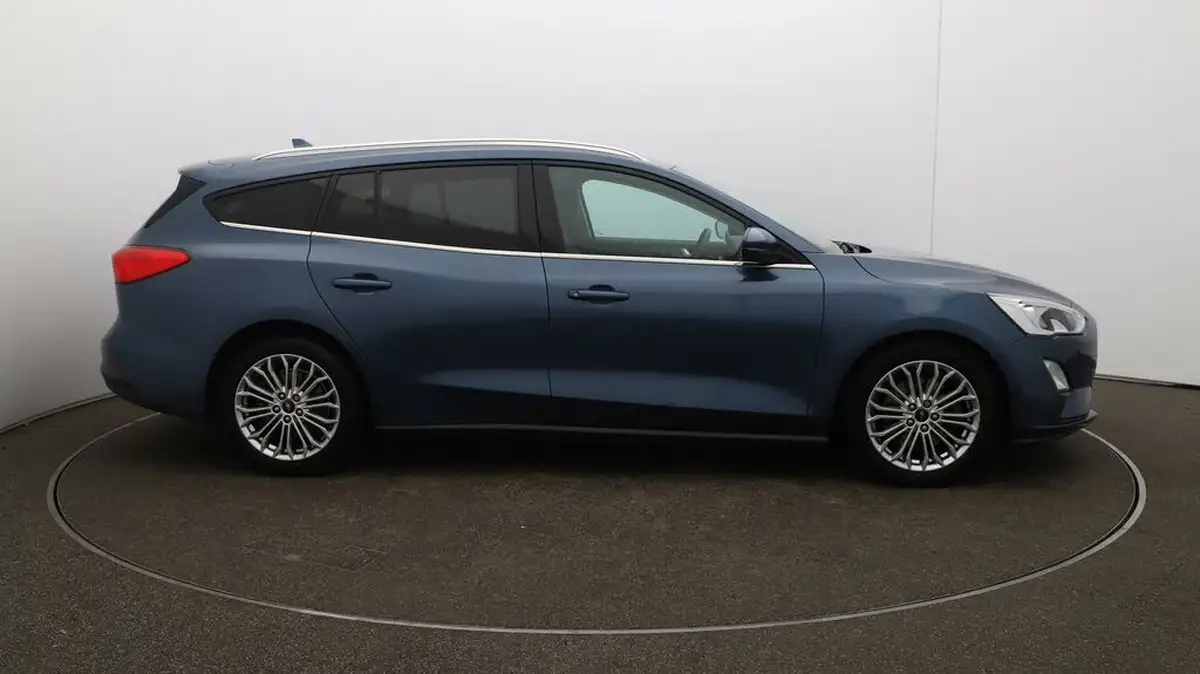 2019-ford-focus-10t-titanium-x-estate-auto-big-39