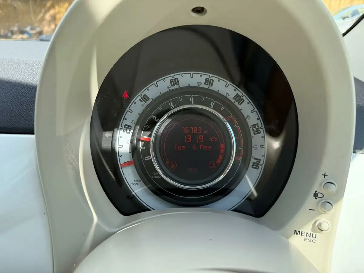 2013-fiat-500-09-lounge-big-11