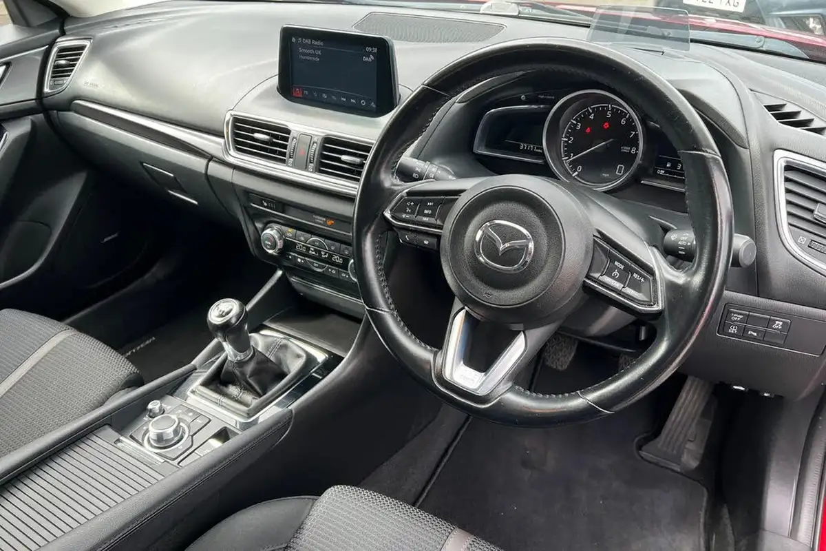 2017-mazda-mazda3-20-sport-nav-120ps-hatchback-5d-big-5