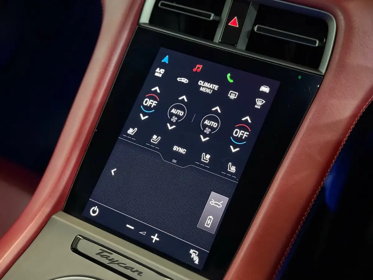 2020-porsche-taycan-e-turbo-s-big-52