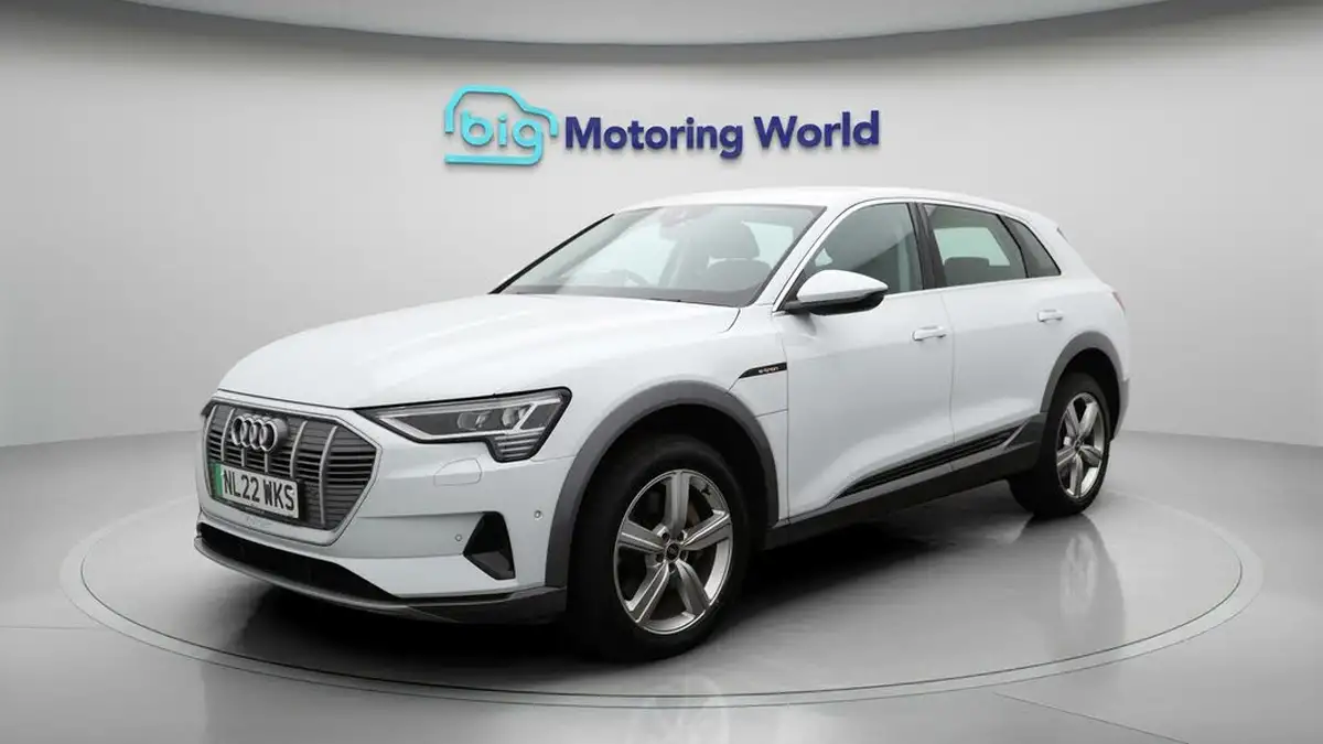 2022-audi-e-tron-55e-technik-station-wagon-big-3