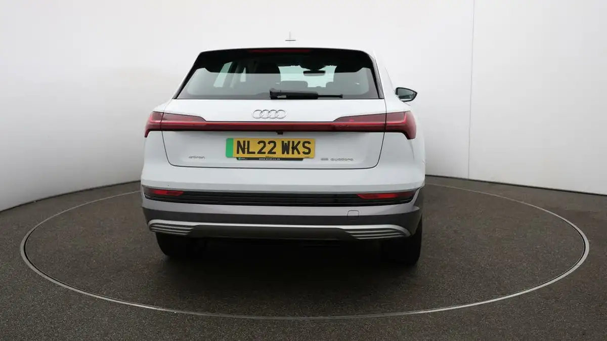 2022-audi-e-tron-55e-technik-station-wagon-big-48