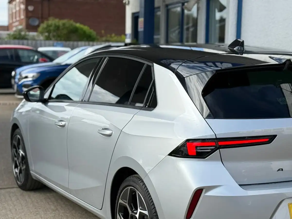 2024-vauxhall-astra-12-turbo-ultimate-130ps-hatchback-big-25
