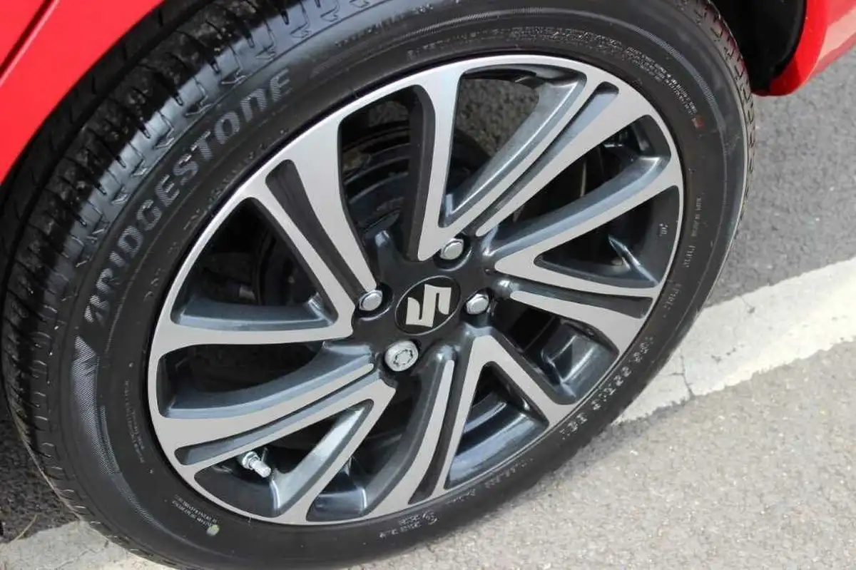 2022-suzuki-swift-12-dualjet-sz-l-big-17
