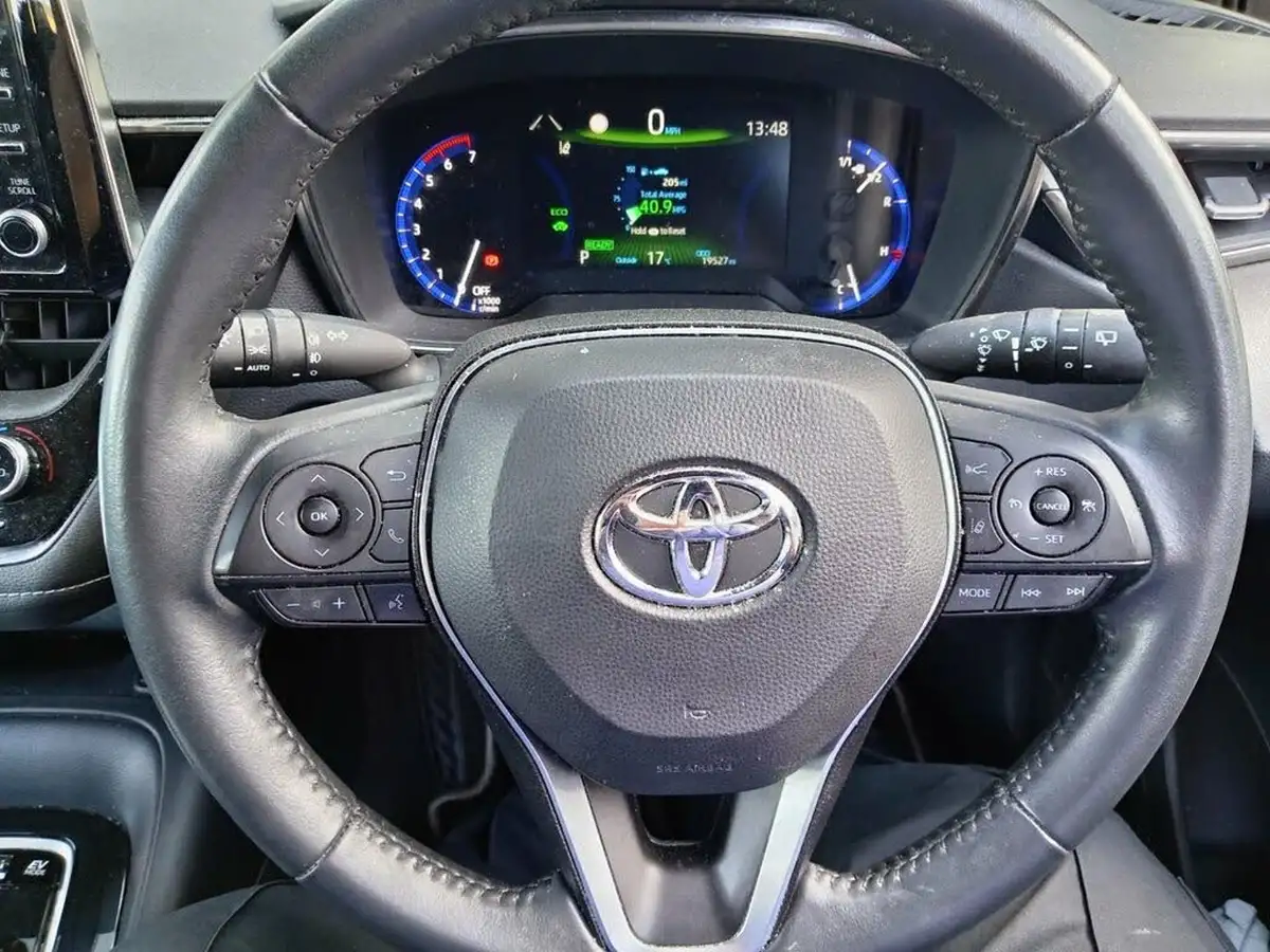 2022-toyota-corolla-18-vvt-i-icon-120bhp-trk-hatchback-5d-big-5