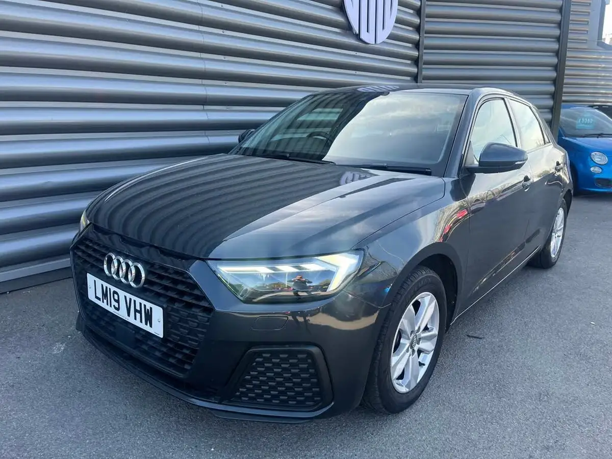 2019-audi-a1-10-30-tfsi-se-big-3