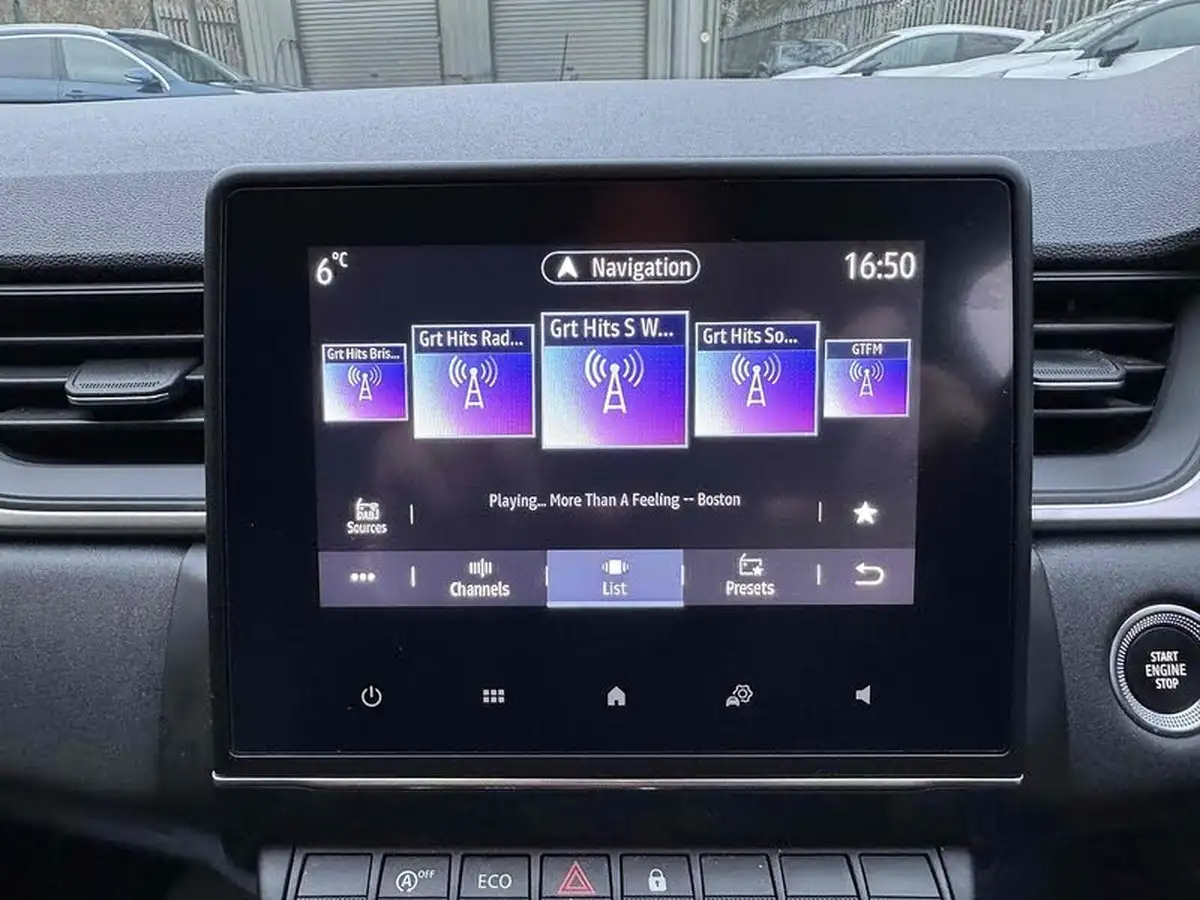 2021-renault-captur-13-tce-iconic-edition-big-18