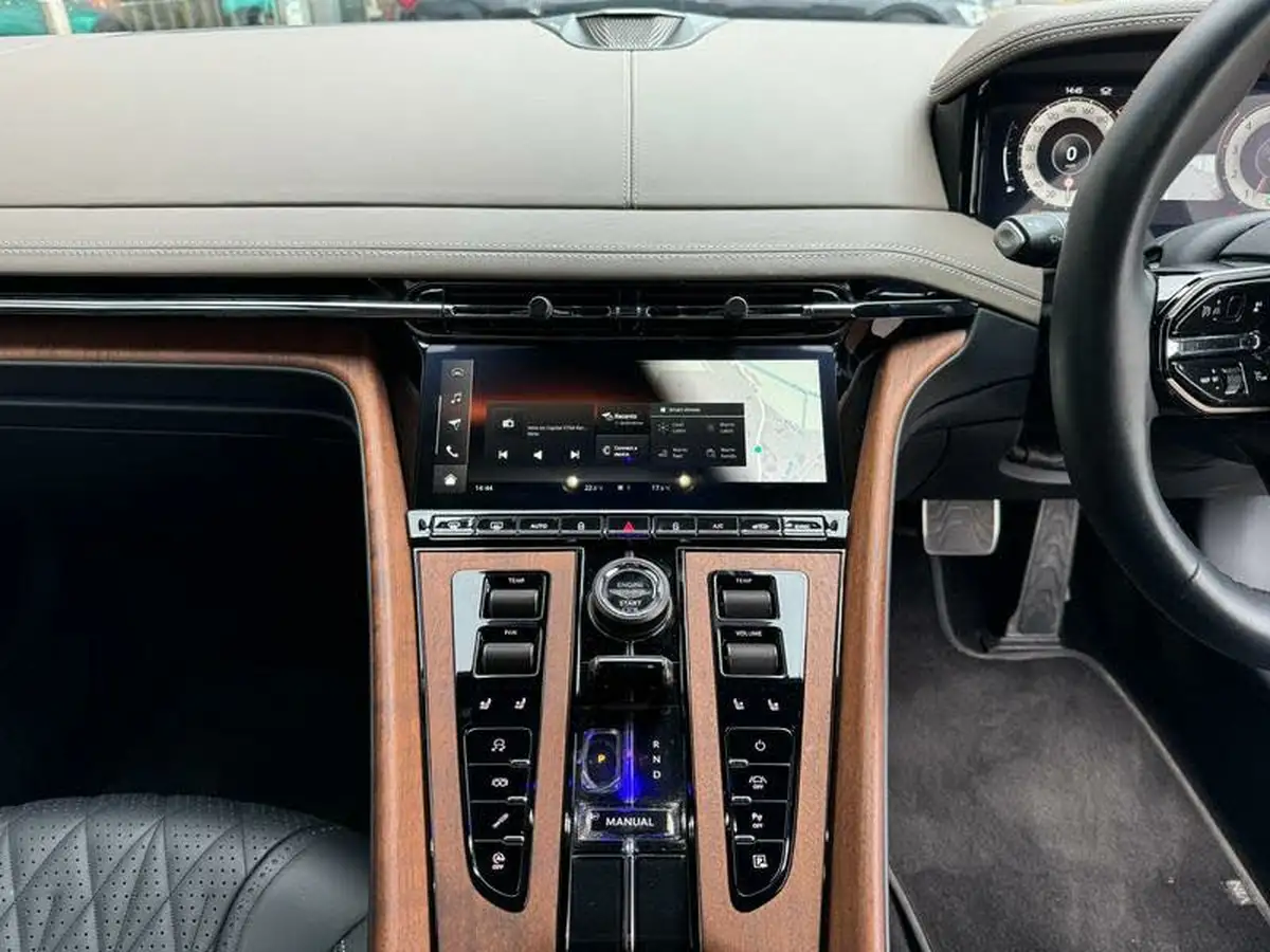 2024-aston-martin-db12-40-v8-auto-euro-6-ss-2dr-big-9