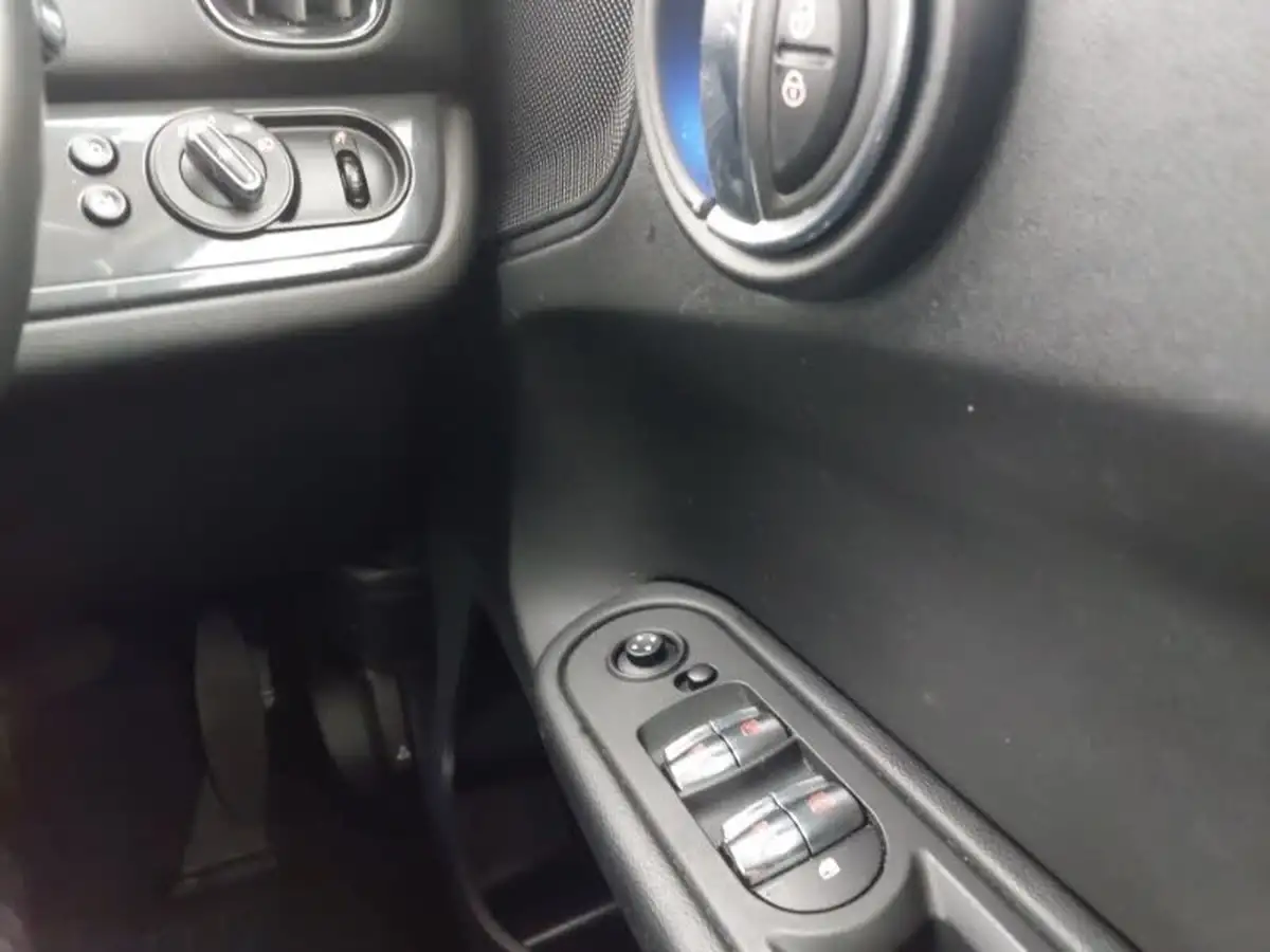 2020-mini-countryman-15-cooper-classic-auto-big-11