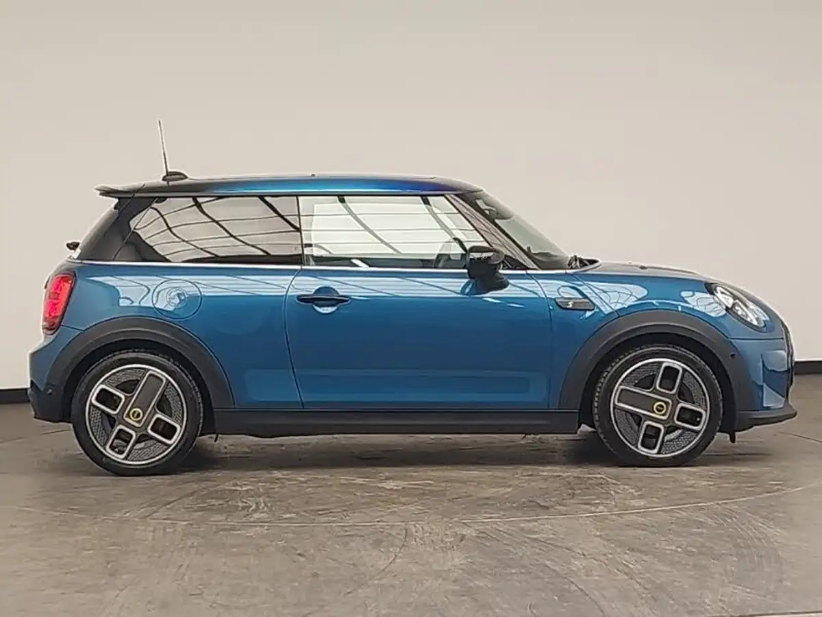 2021-mini-cooper-e-cooper-s-collection-edition-big-2