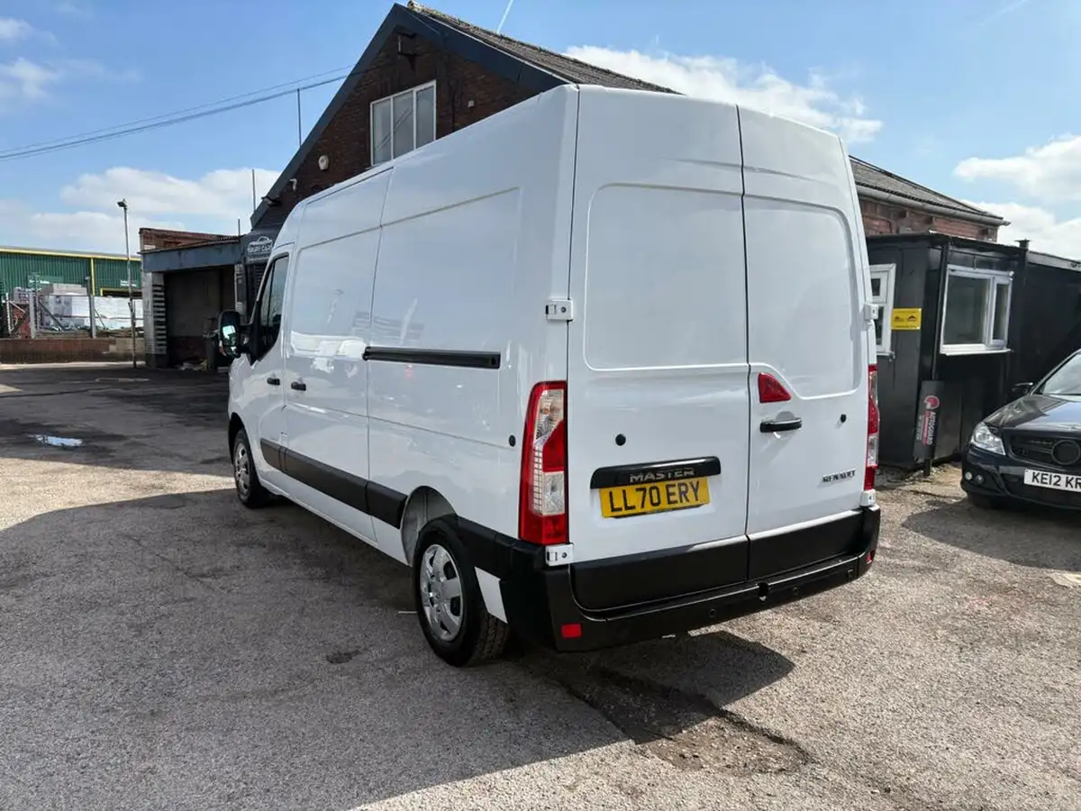 2020-renault-master-23dci-mm35-135-business-panel-big-11