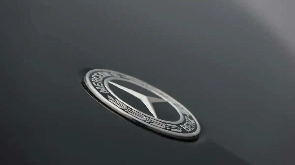 2022-mercedes-benz-a-class-13-a250e-amg-line-edition-hatchback-5d-big-21