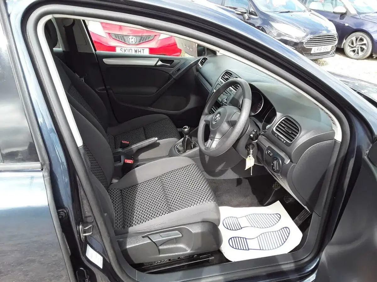 2011-volkswagen-golf-16td-s-hatchback-5d-big-8