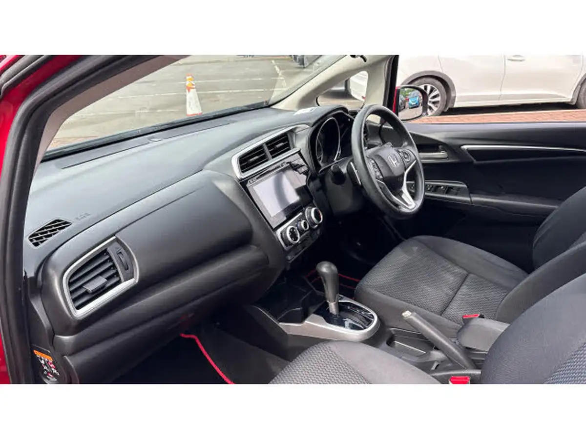 2019-honda-jazz-13-i-vtec-se-cvt-big-1