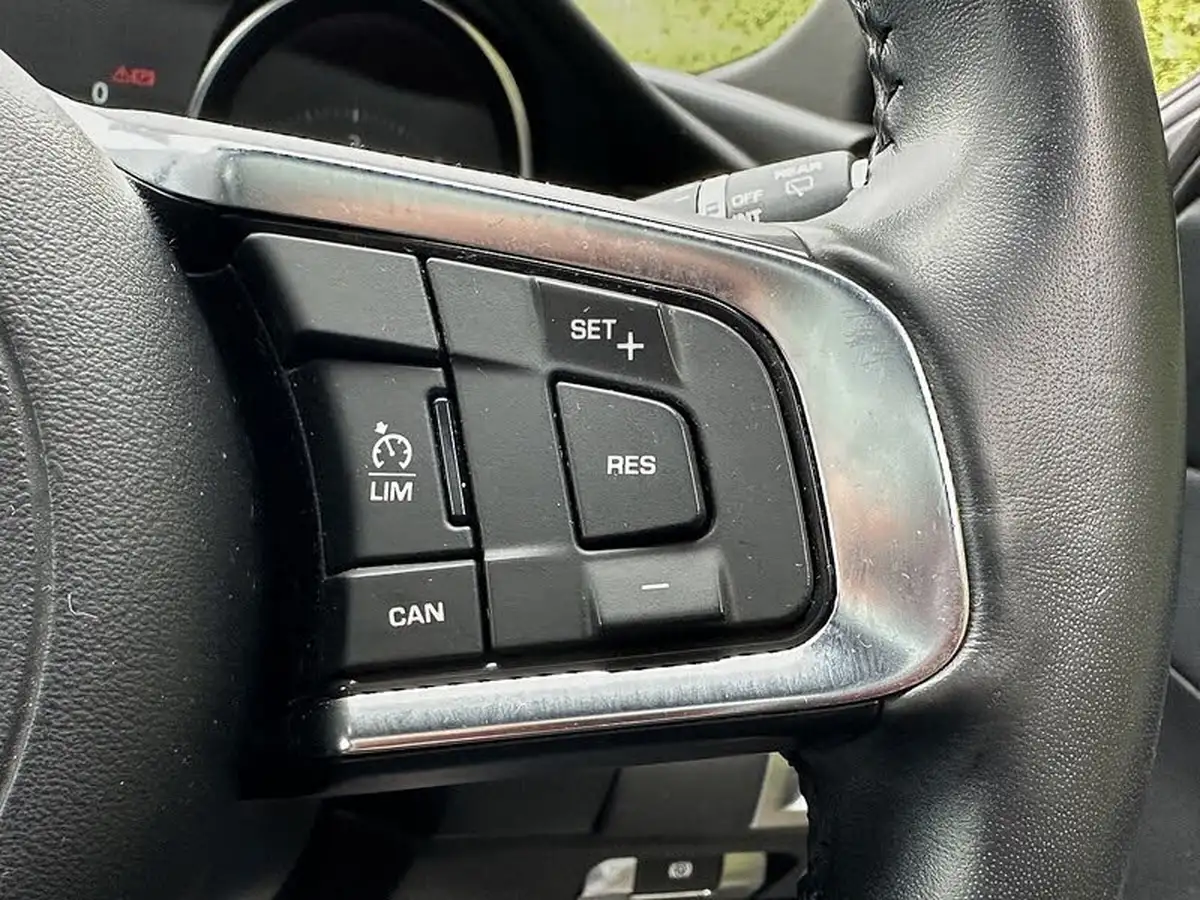 2018-jaguar-e-pace-20-i4d-r-dynamic-150ps-big-23