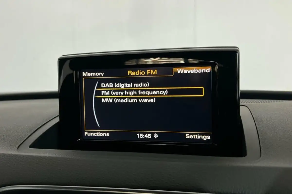 2017-audi-q3-20-tdi-quattro-s-line-edition-150ps-big-14