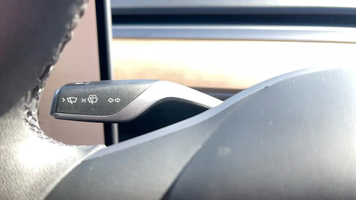 2022-tesla-model-3-e-long-range-big-29