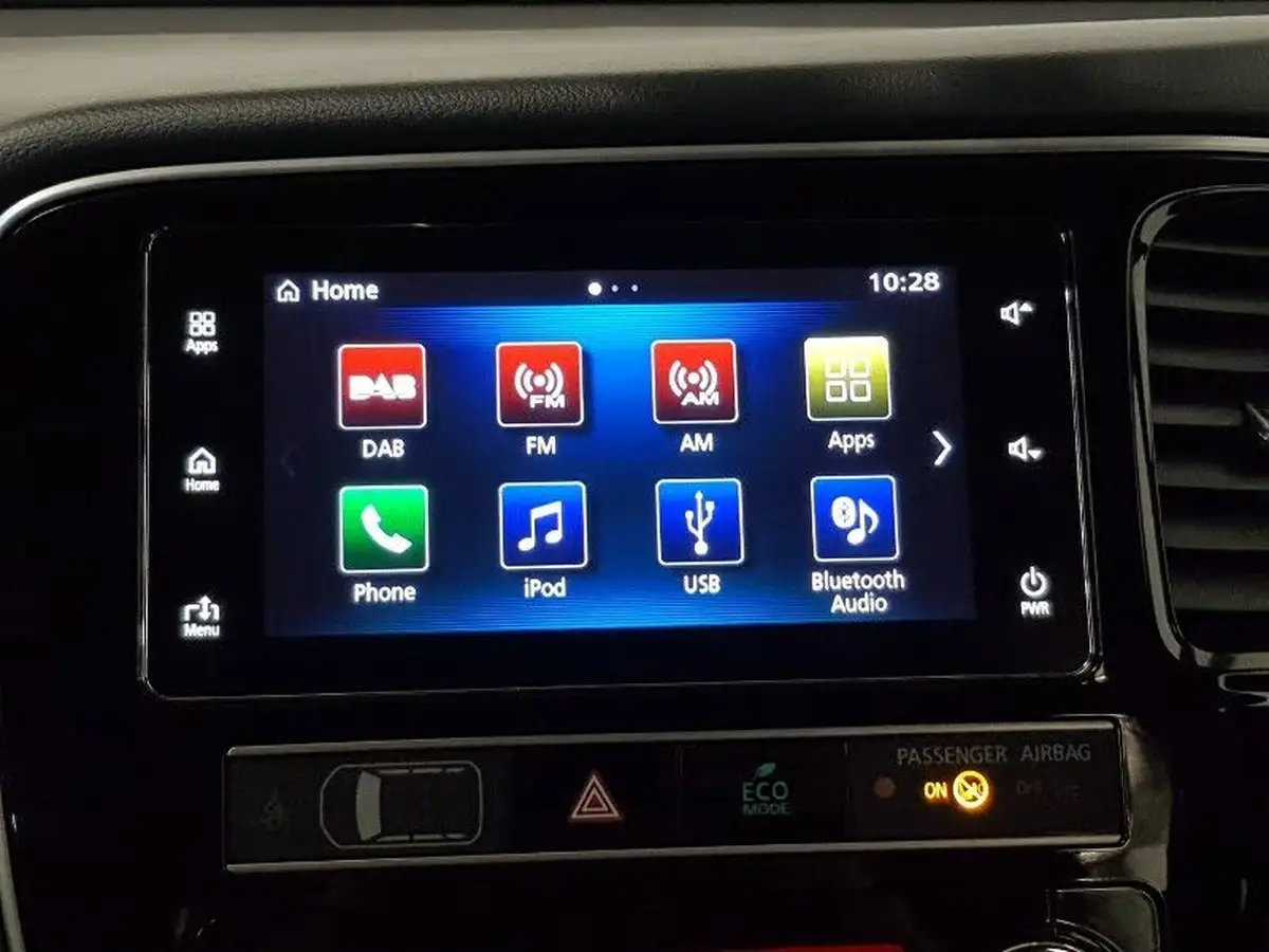 2018-mitsubishi-outlander-24-4h-phev-big-9
