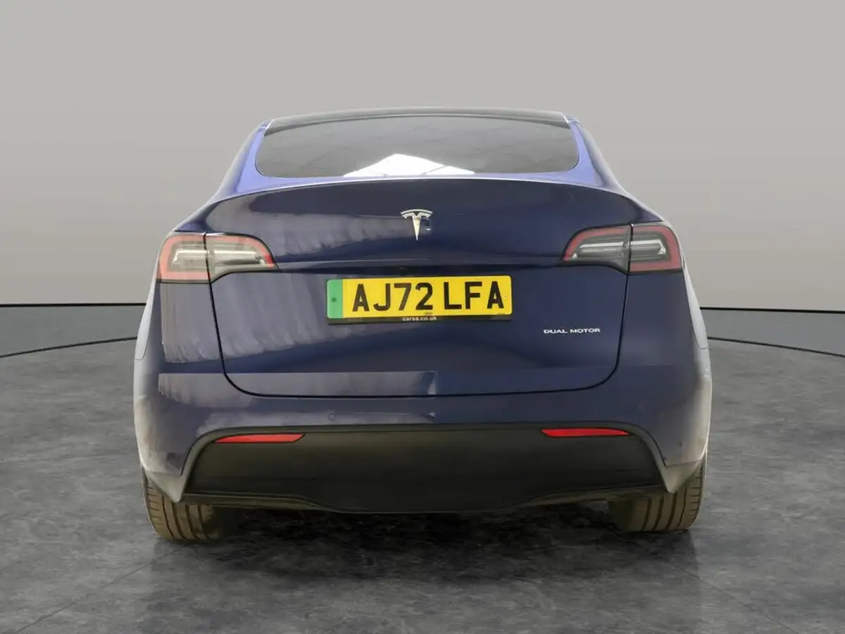 2022-tesla-model-y-e-long-range-big-12