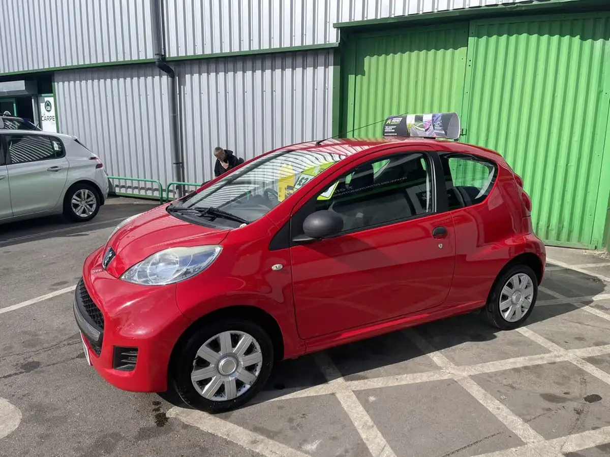 2012-peugeot-107-10-urban-lite-big-2
