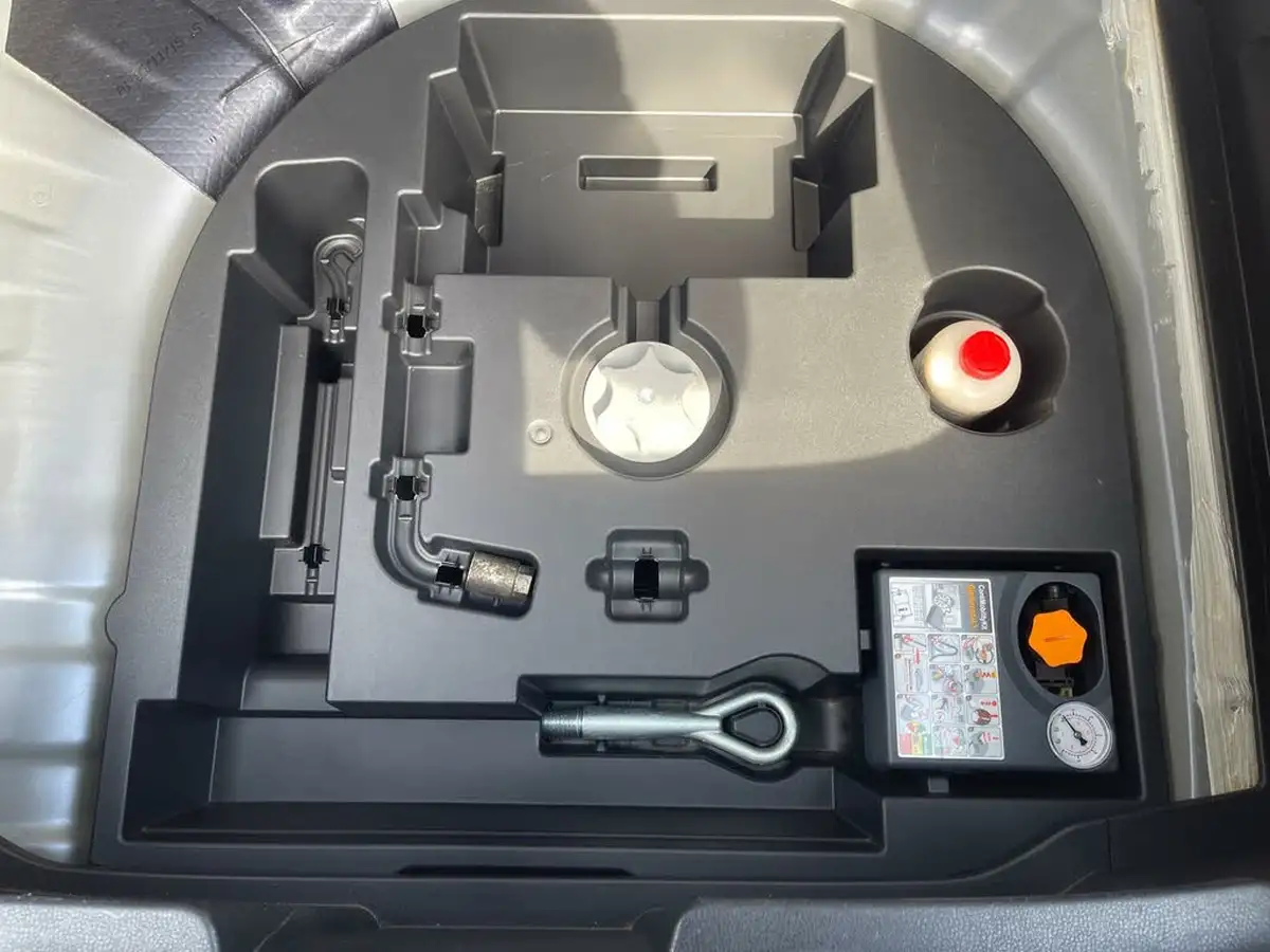 2015-nissan-juke-16-tekna-117ps-1598cc-xtronic-cvt-big-37