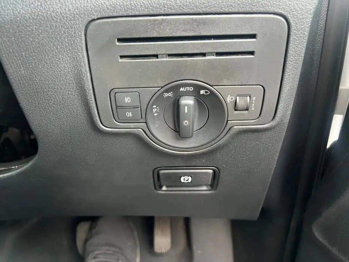 2021-mercedes-benz-vito-20cdi-114-progressive-l2-134bhpeu6dt-panel-1749cc-9g-tronic-big-52