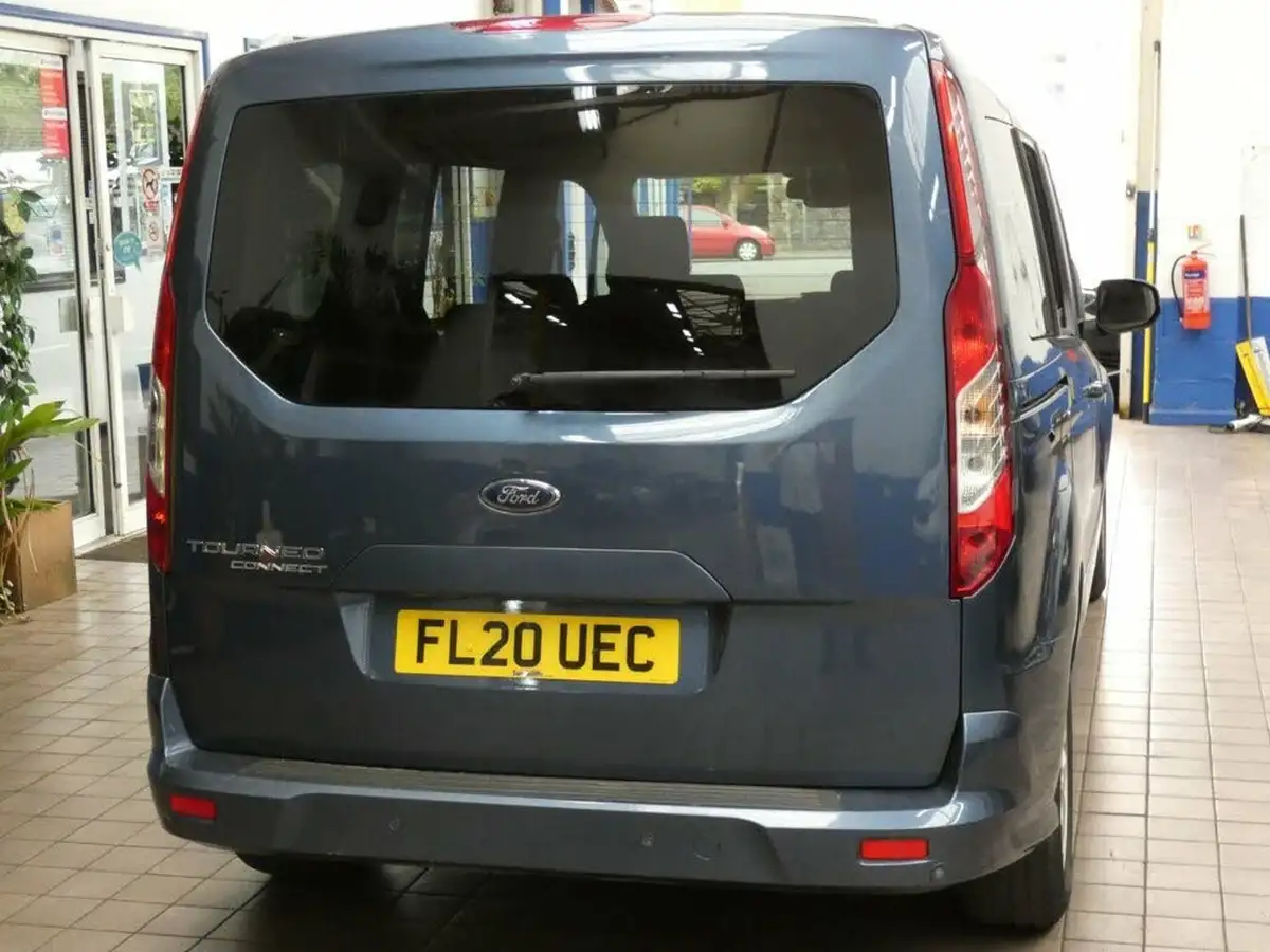 2020-ford-grand-tourneo-connect-15-titanium-powershift-big-7