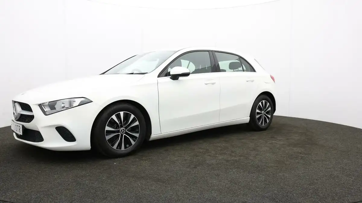 2020-mercedes-benz-a-class-15d-a180d-se-big-53