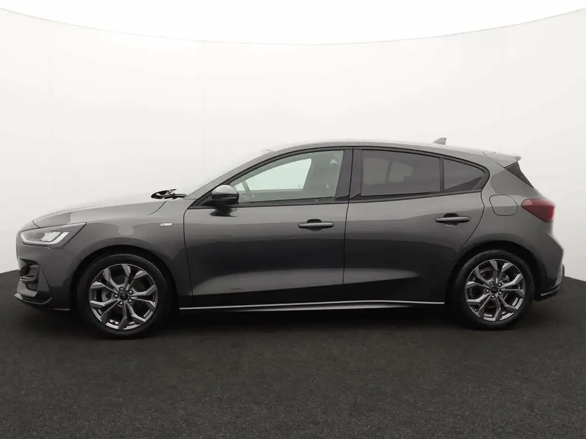 2023-ford-focus-10t-st-line-125ps-hatchback-big-3