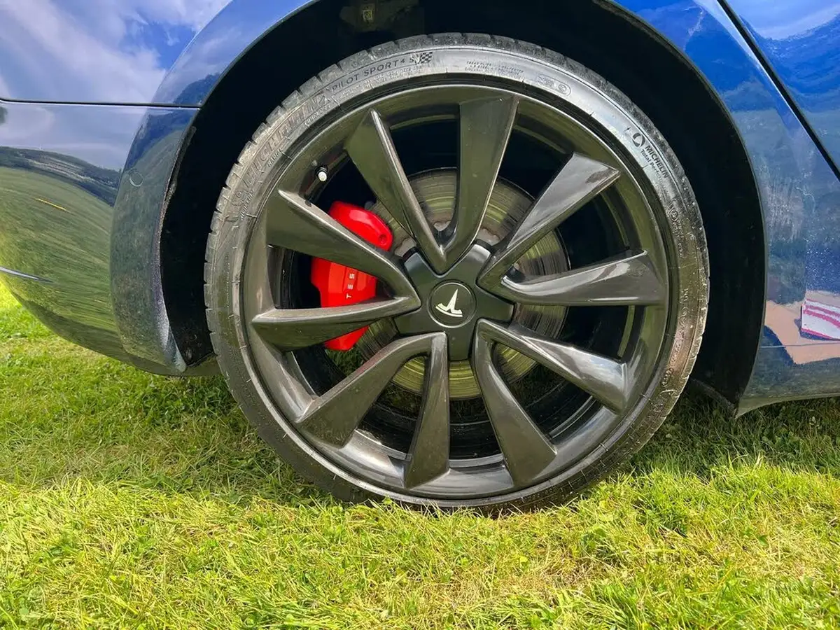 2019-tesla-model-3-e-4x4-performance-pack-big-25