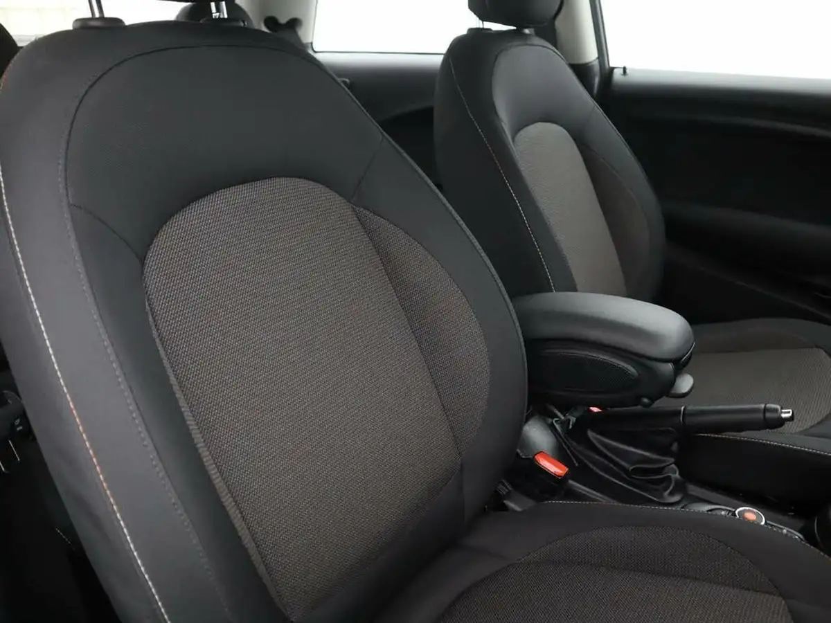 2020-mini-cooper-15-cooper-classic-nav-hatchback-3d-big-7