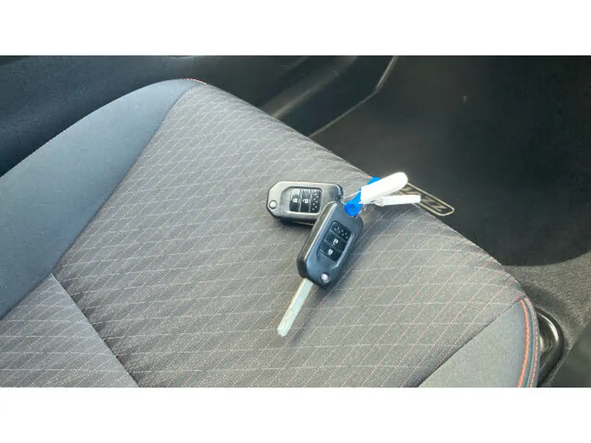 2019-honda-jazz-15-i-vtec-sport-navi-big-25