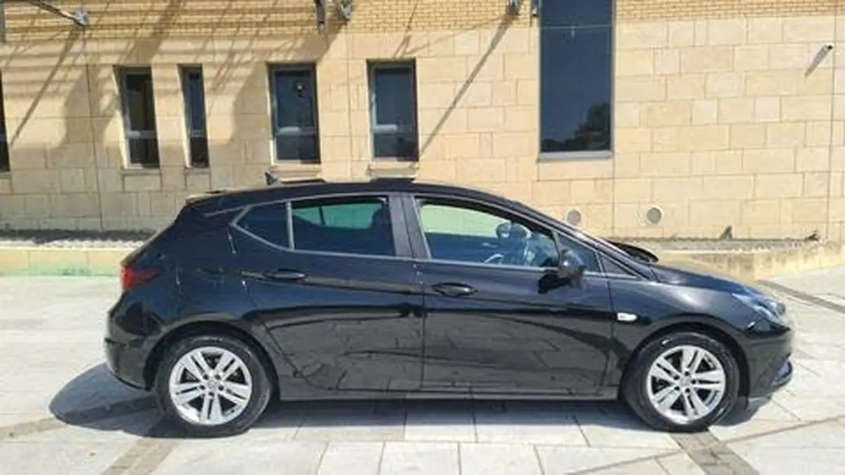 2018-vauxhall-astra-16cdti-tech-line-nav-110ps-ssecotec-hatchback-big-6