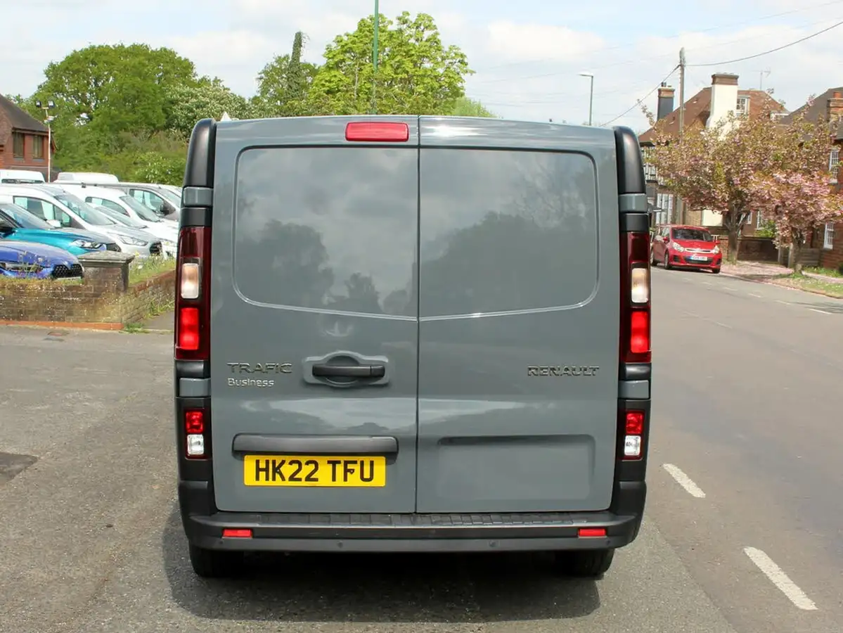 2022-renault-trafic-20dci-sl28-130-business-big-4