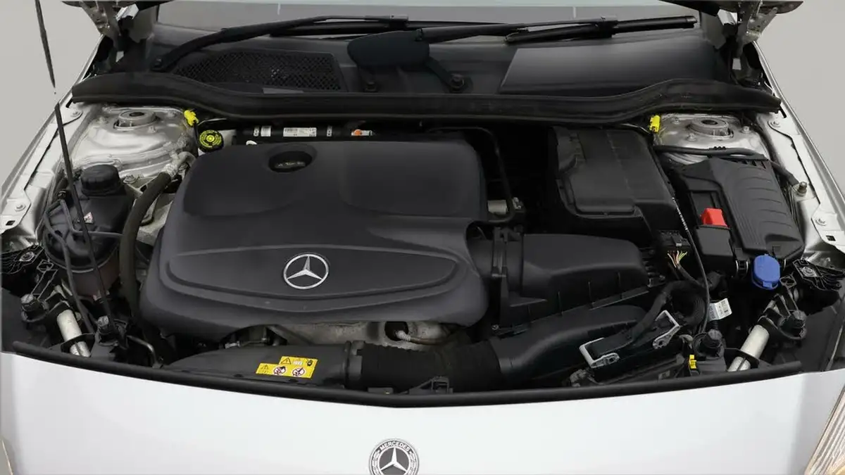 2018-mercedes-benz-a-class-16-a180-amg-line-ss-big-18