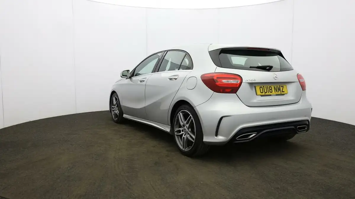2018-mercedes-benz-a-class-16-a180-amg-line-ss-big-35