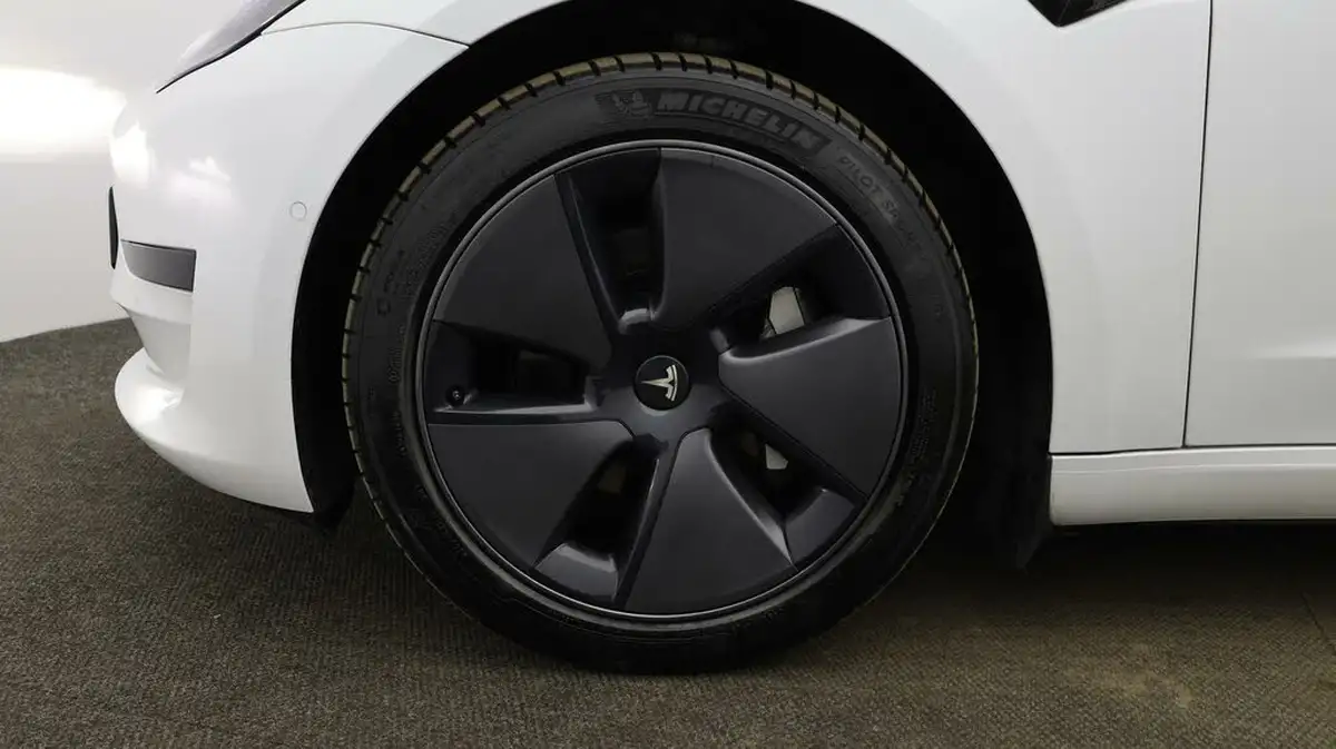 2021-tesla-model-3-e-standard-plus-big-17