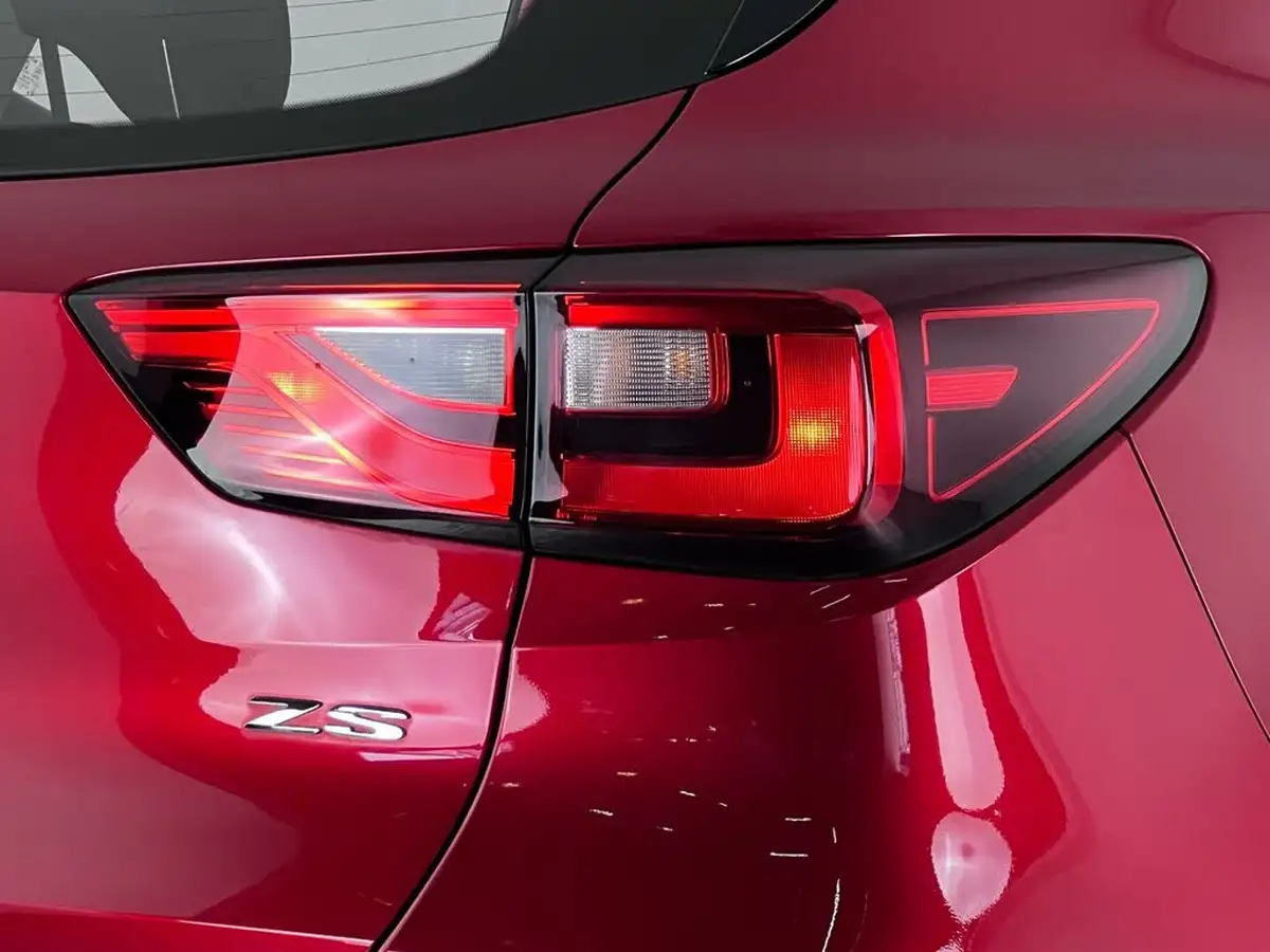 2020-mg-zs-suv-10t-gdi-exclusive-111ps-big-6