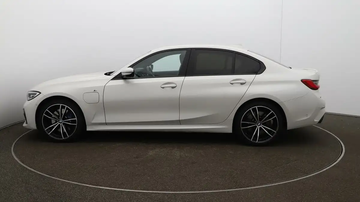 2020-bmw-3-series-20-330e-m-sport-saloon-4d-big-56