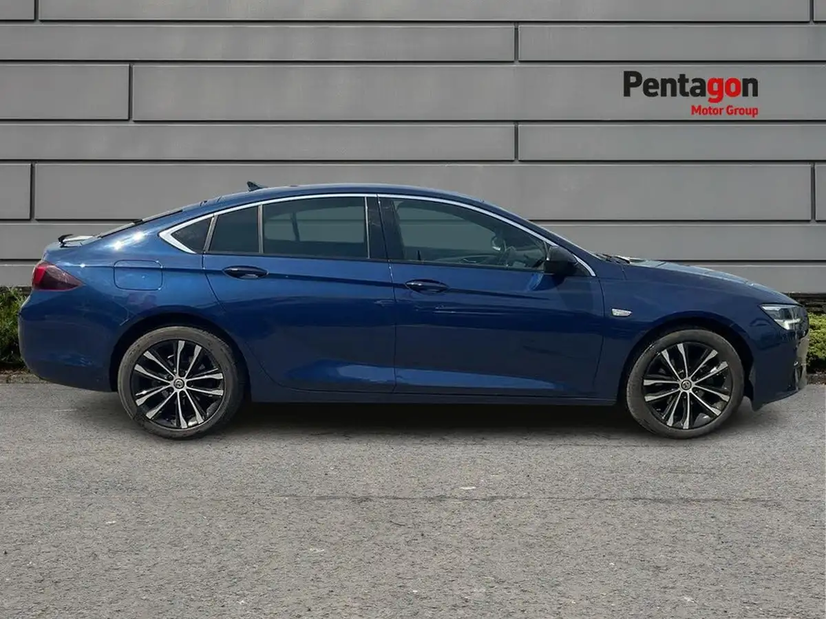 2021-vauxhall-insignia-grand-sport-15-turbo-d-ultimate-nav-big-10